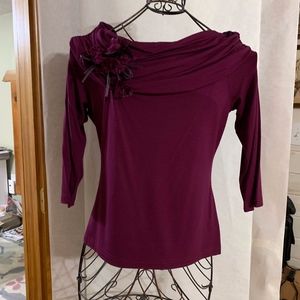 Soft collared 3/4" sleeve knit top